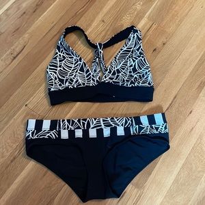 Lululemon bikini.